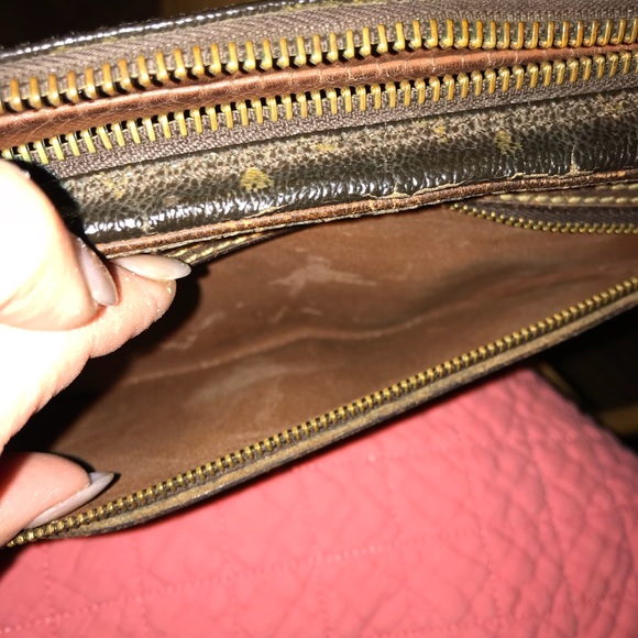 ✅SOLD ✅ Authentic Louis Vuitton Marly - Picture 7 of 7